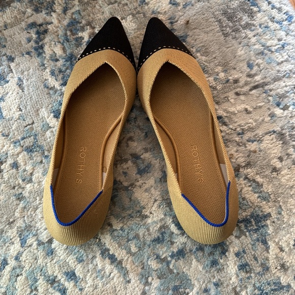 W Rothy’s cap toed Point - Picture 4 of 5